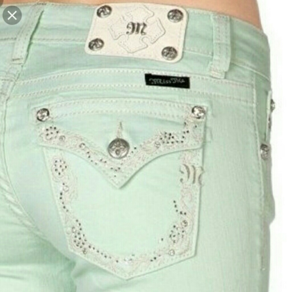 EUC Miss Me Low Rise Skinny Jeans